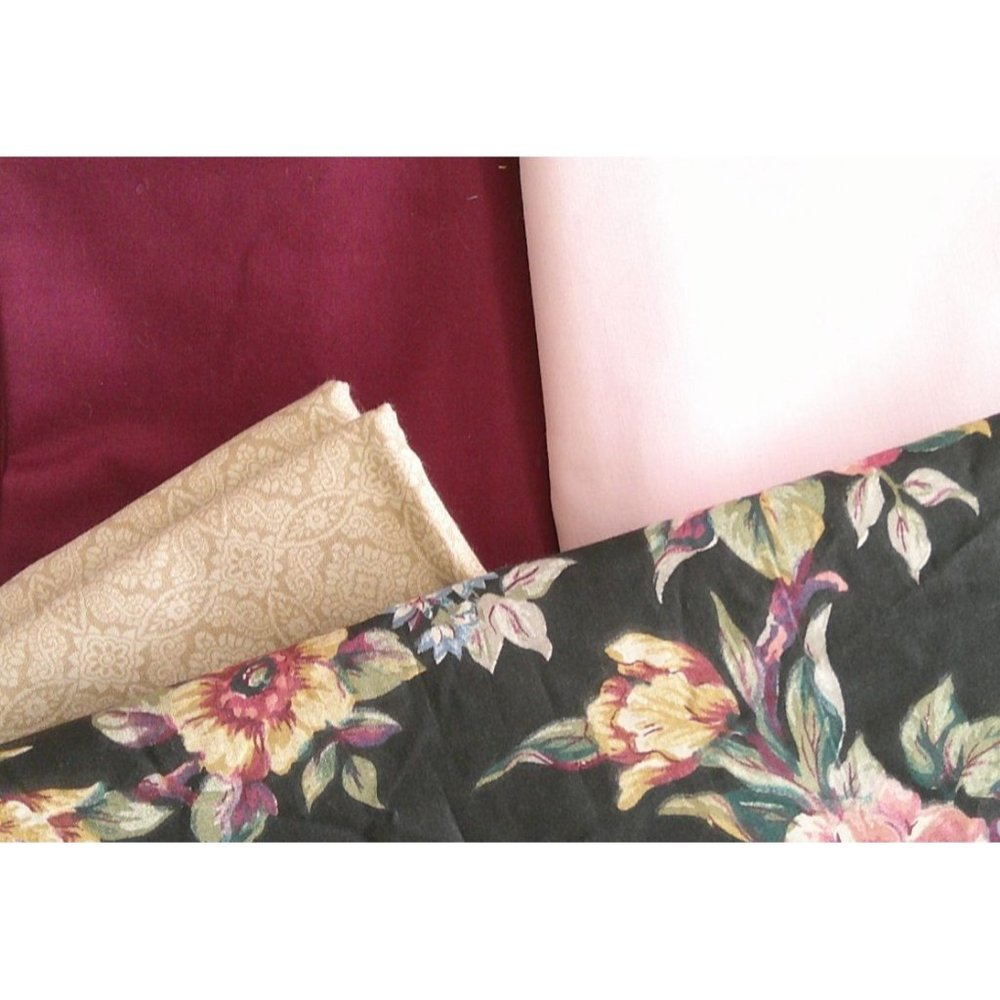 Multiple Pieces of Fabric *Sewing * Quilting * Blankets * Crafts * F213 ai
